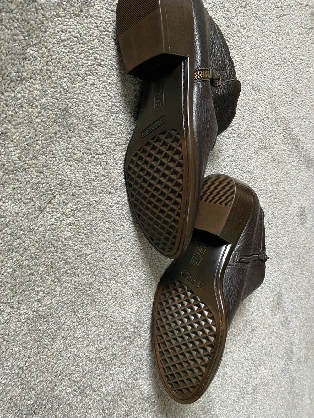 AEROSOLES smooth pebbled